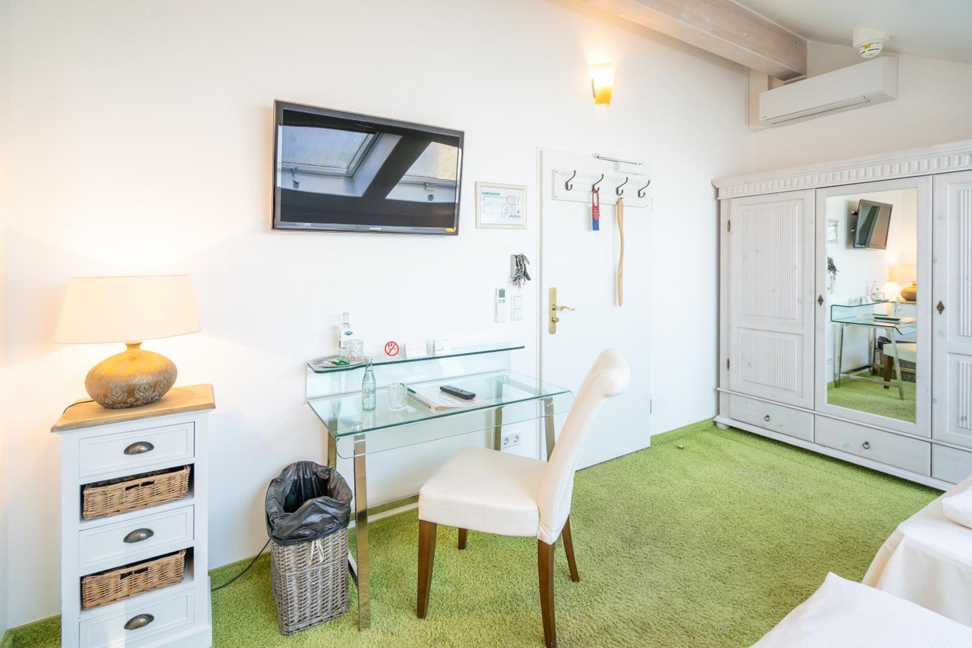 Landhaus Hotel فولفراتسهاوزن المظهر الخارجي الصورة