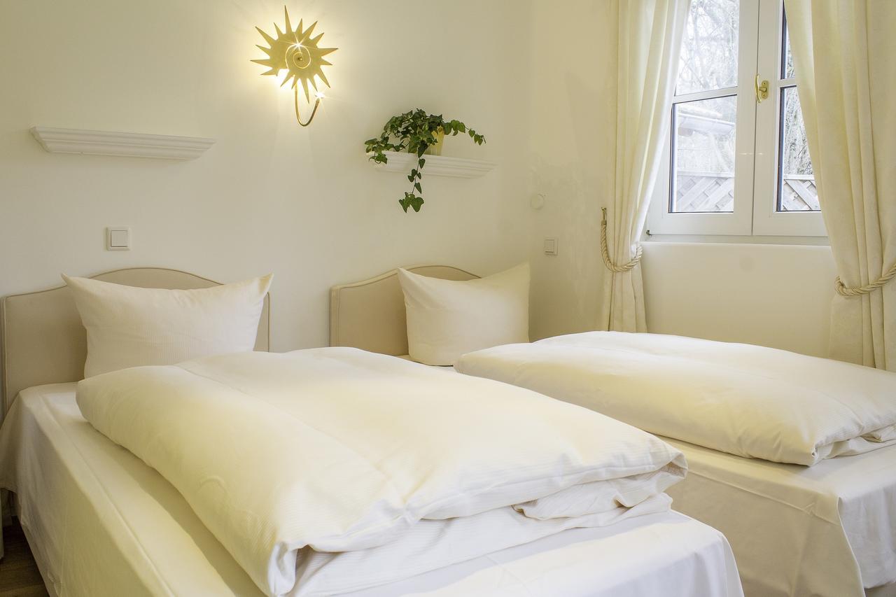 Landhaus Hotel فولفراتسهاوزن الغرفة الصورة